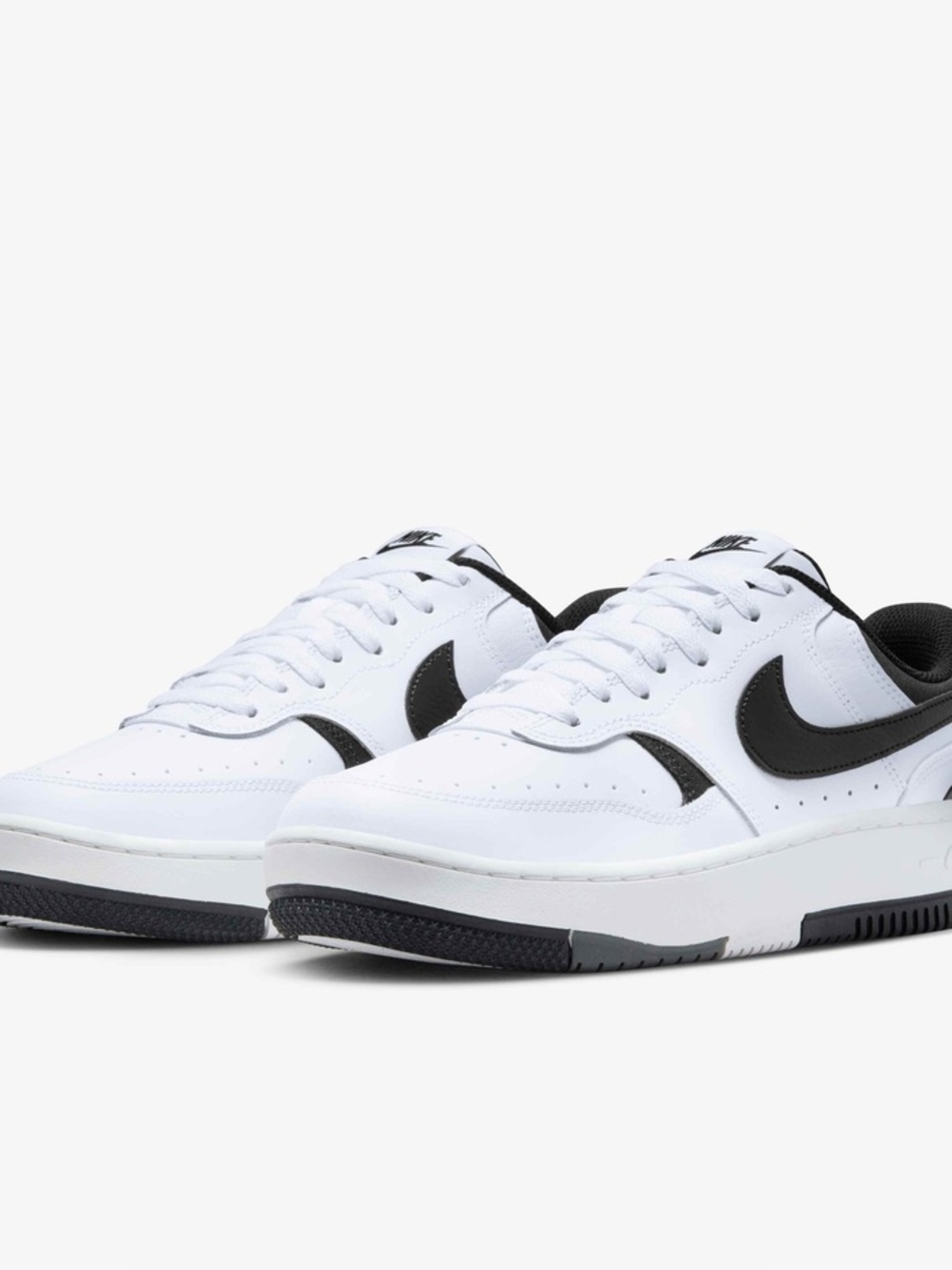 Nike Men’s White and Black Low-Top Sneakers